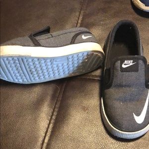 Toddler slip-on sneakers